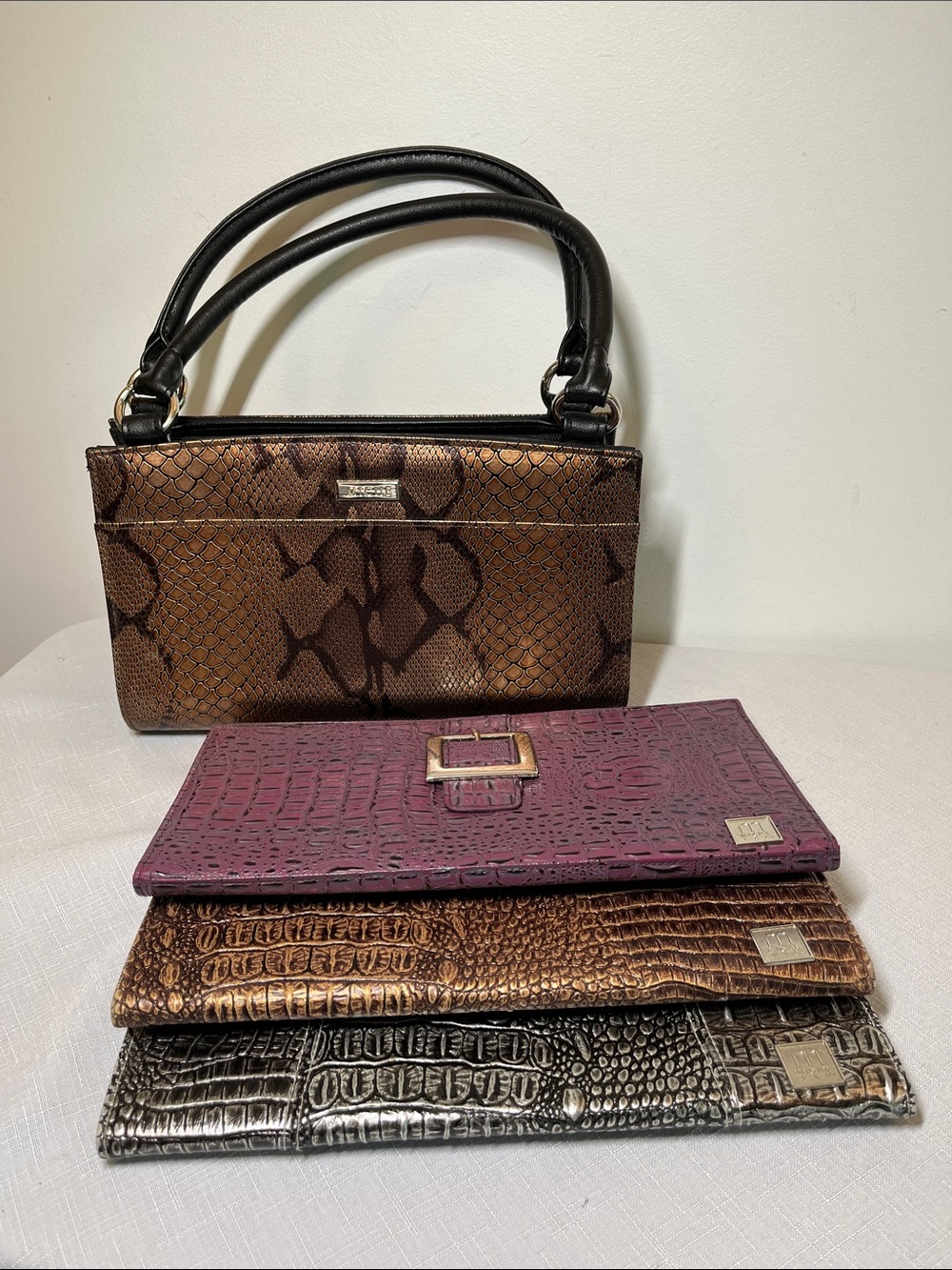 Miche Classic Purse & 4 Interchangeable Attachments Crocodile Prints